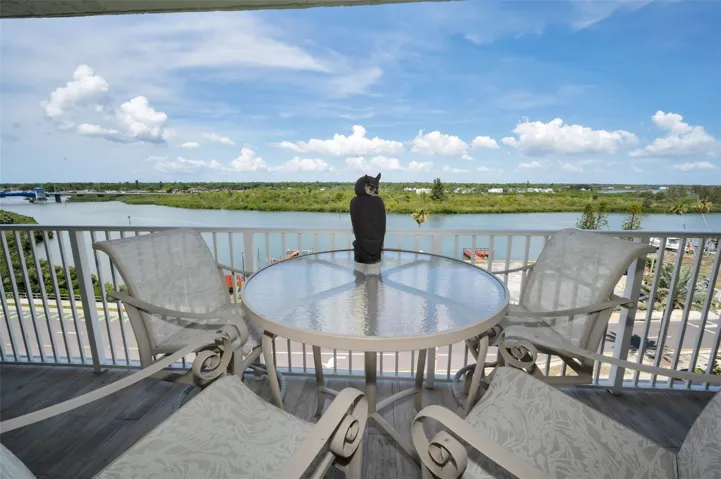 6th floor balcony view - sipping your coffee or tea and overlooking the Intercoastal waterway boats passing by - or directly on the beach for sunbathing, swimming in the pool or walking on the beach!