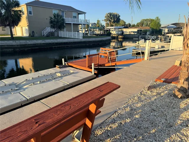 Dock