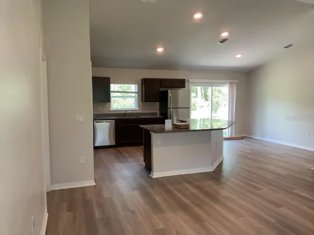 Additional kitchen view