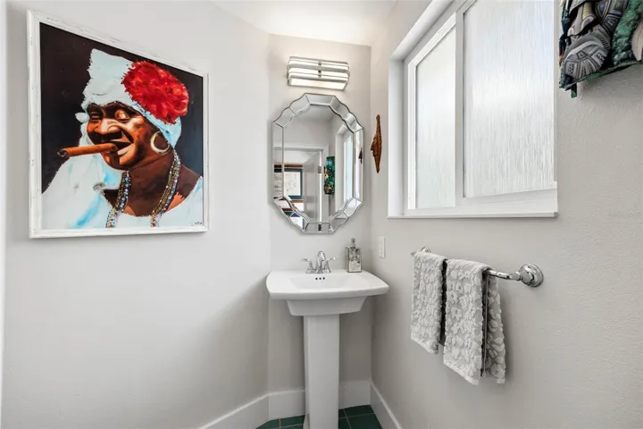 1/2 bathroom
