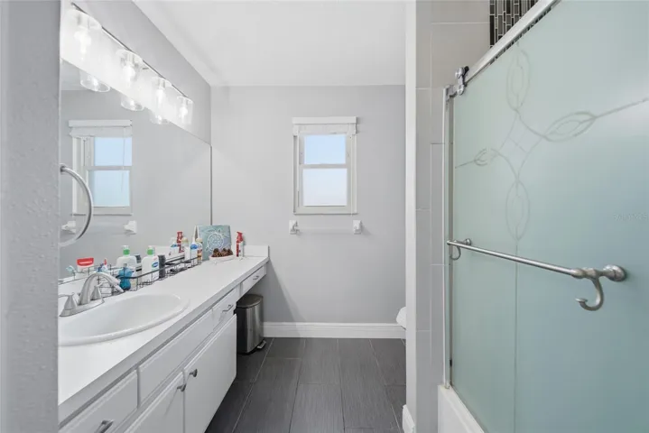 Hall Bath Upstairs