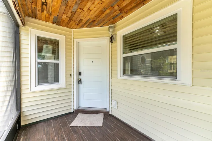 Screened Front Entryway