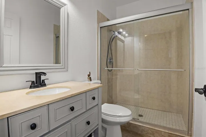 3rd bathroom by living room