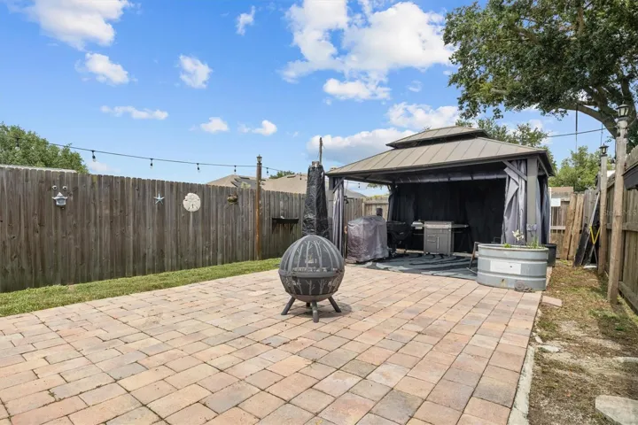 cooking area behind pool cage