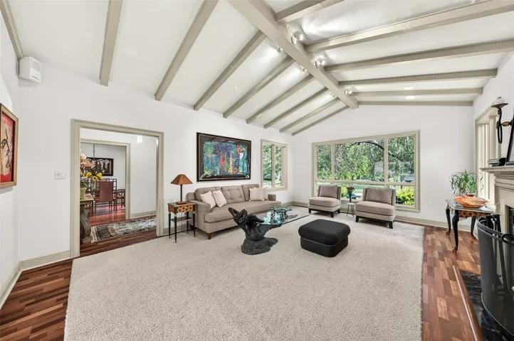 Big windows allowing in natural light & nature