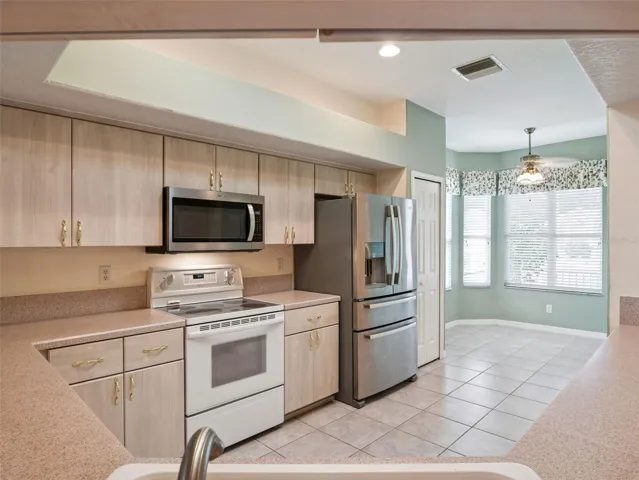 Kitchen & Dinette areas