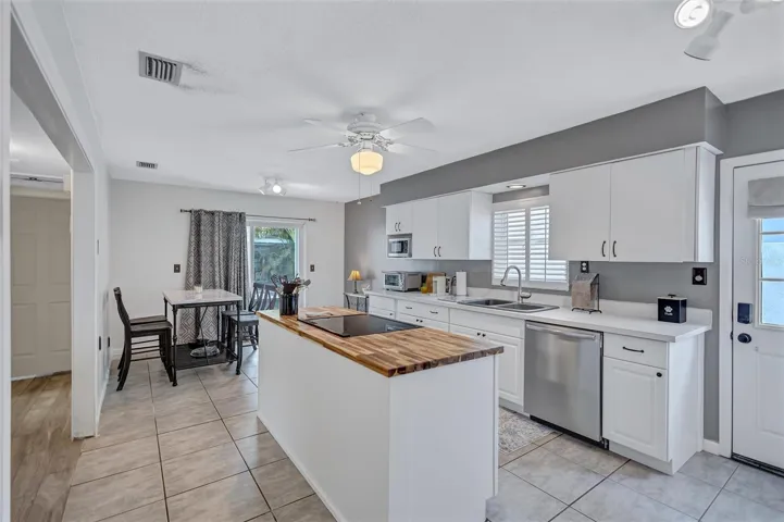 Large Kitchen with Island