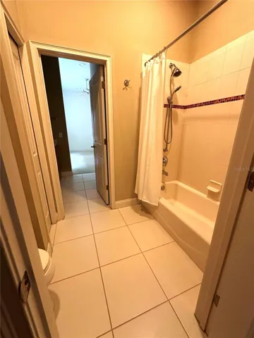 TUB AREA FOR JACK AND JILL BATH