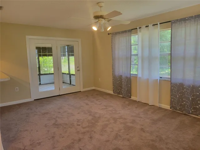New carpet and fresh paint in FR