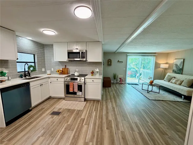 OPEN FLOOR