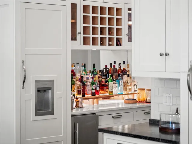 Built in Bar Area
