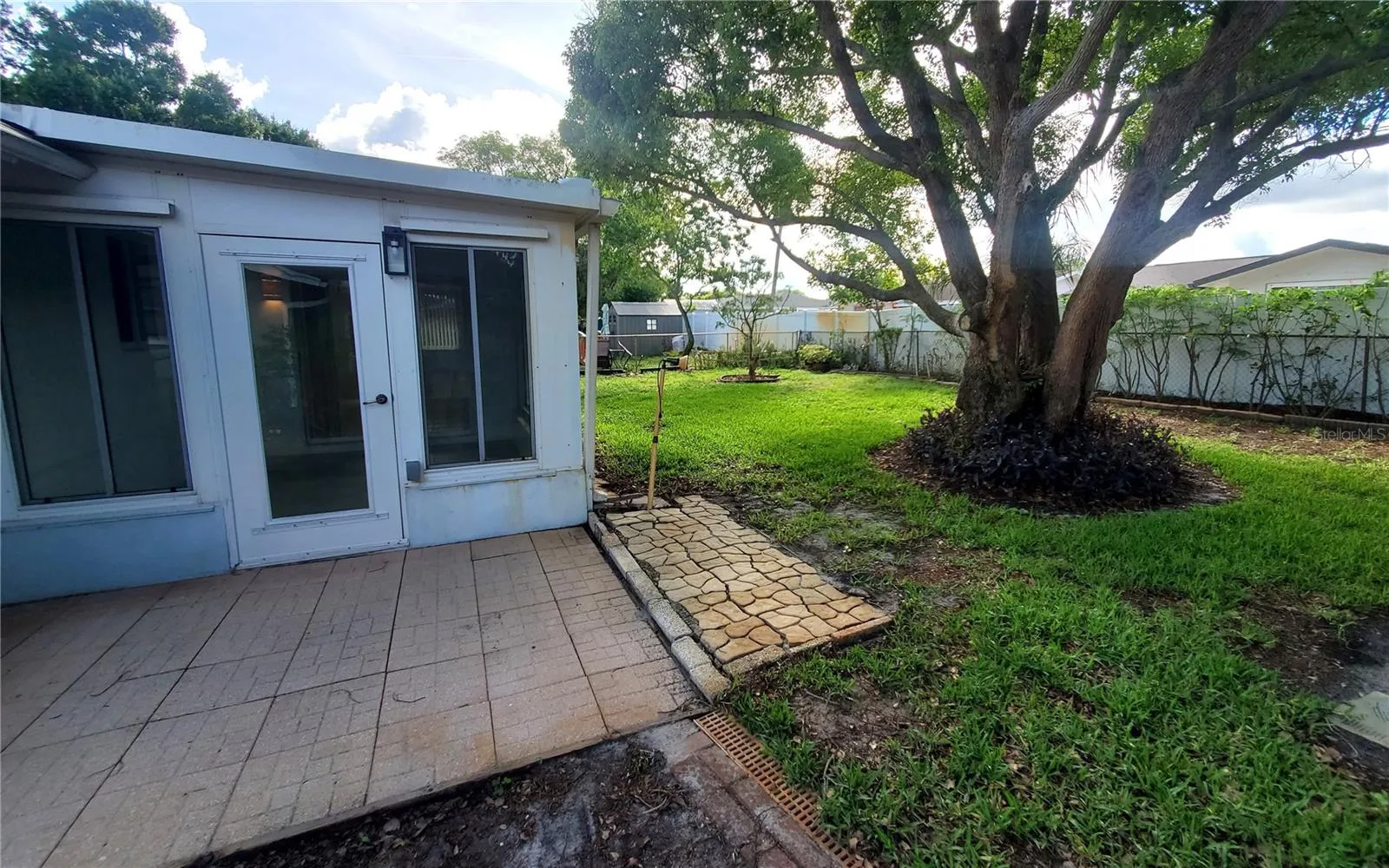 outdoor patio for relaxing, grilling and chilling