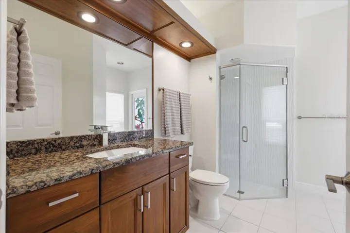 En-suite bathroom and pool bath