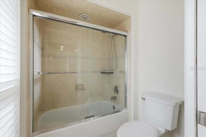Shared full bathroom