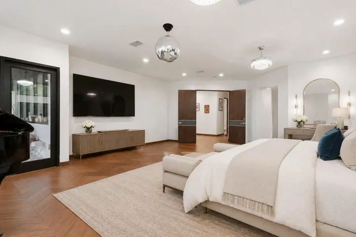 Primary Suite - Second Floor