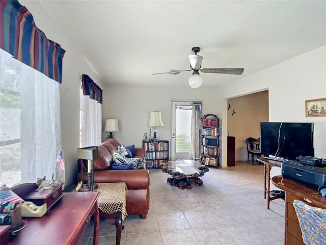 Spacious main living area with flexible layout