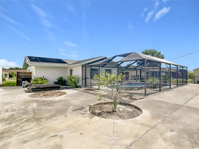 Large screened pool area with plenty of room to relax