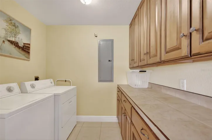 Guest Laundry Over Garage
