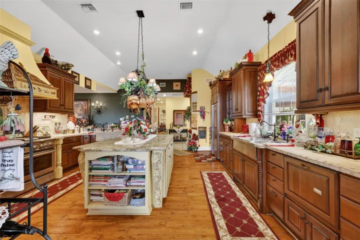 Kitchen Main Level
