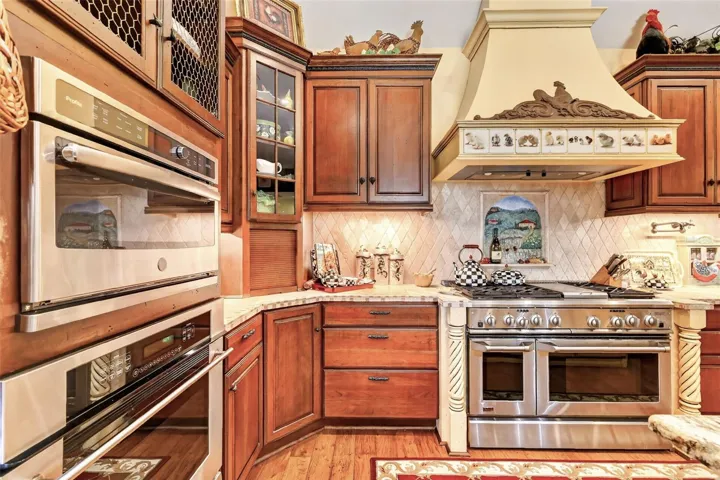 Kitchen Main Level