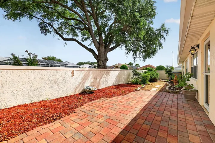 Beautiful court yard for gardening or relaxing. Great area for dog walking.
