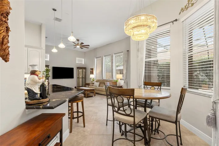 Kitchen-Eat-in Kitchen Space/Dinette