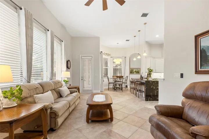 Family Room-Access To Lanai