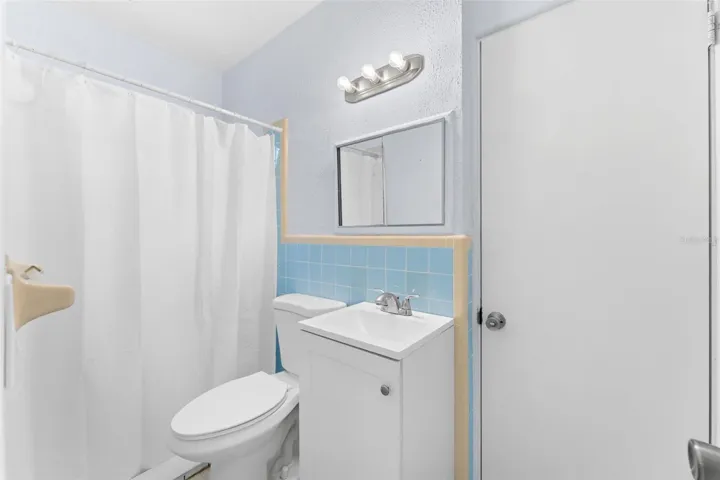 Detached Studio Apartment - Bathroom