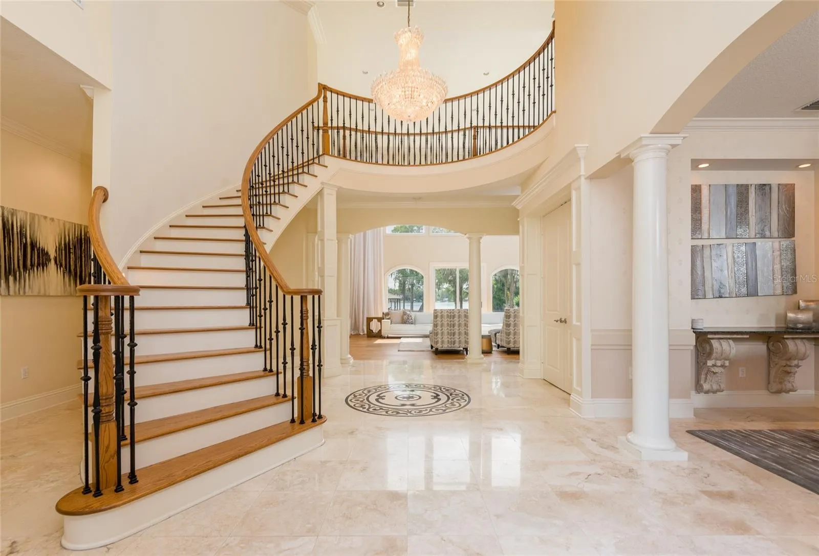 grand 2-story entry foyer