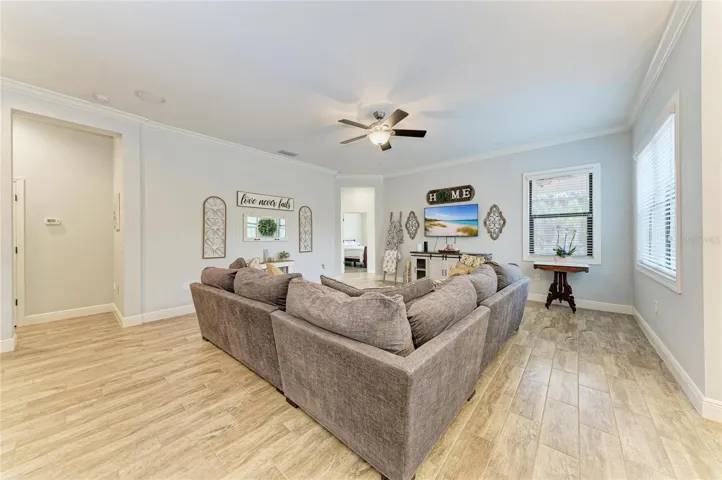 FAMILY/GREAT ROOM