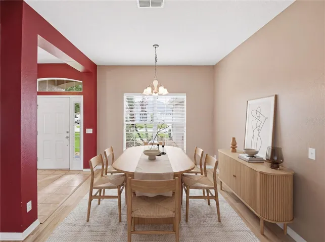 Dining (virtually staged)