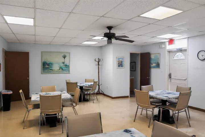 Ladies card playing room