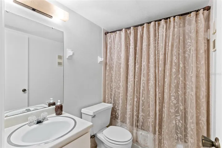 En Suite Bathroom to Primary Suite
