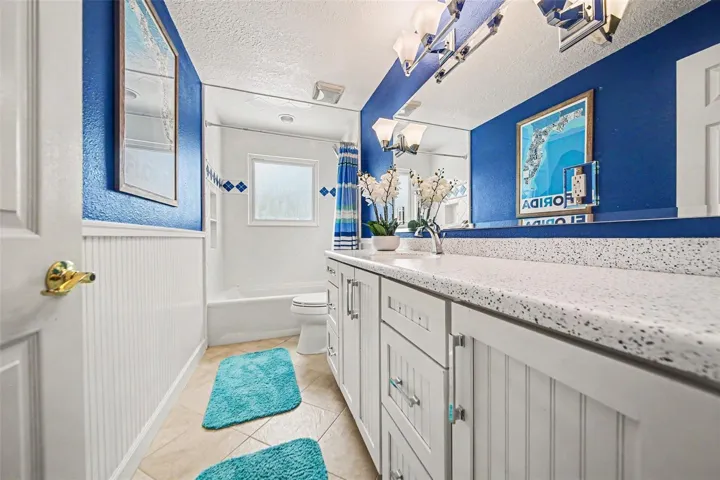 Guest Bath Upstairs
