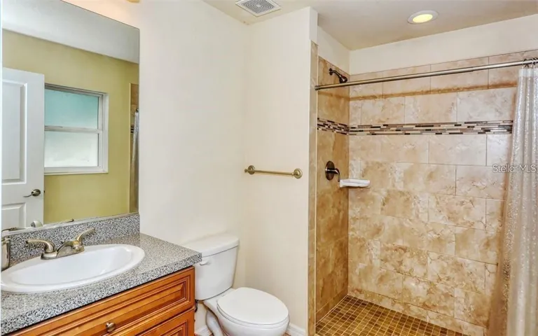 Primary En-Suite