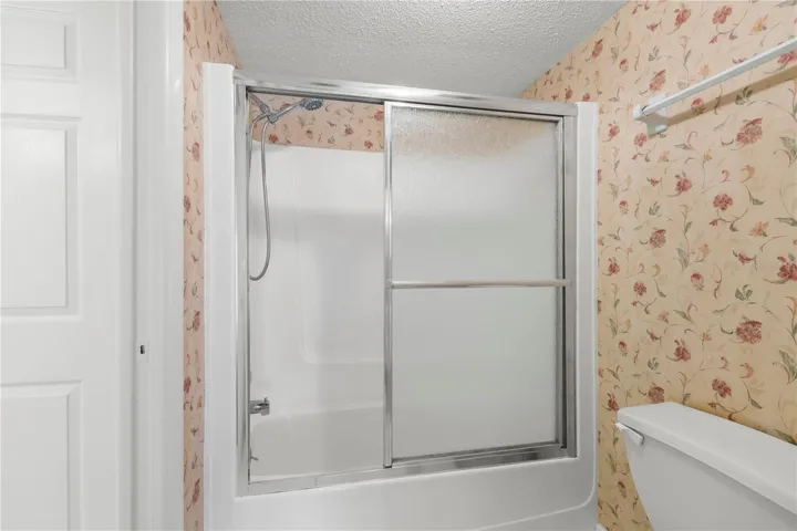 Primary bath with tub/shower combo
