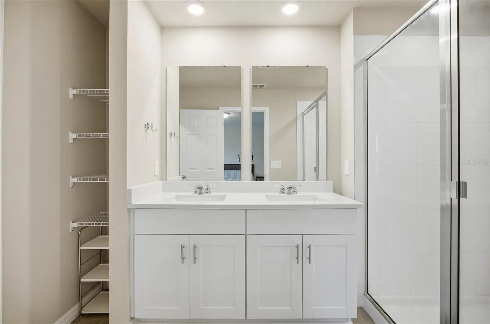 ensuite primary bathroom