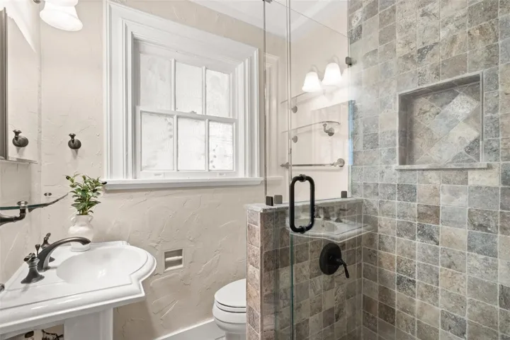 Full bath #2 - upstairs