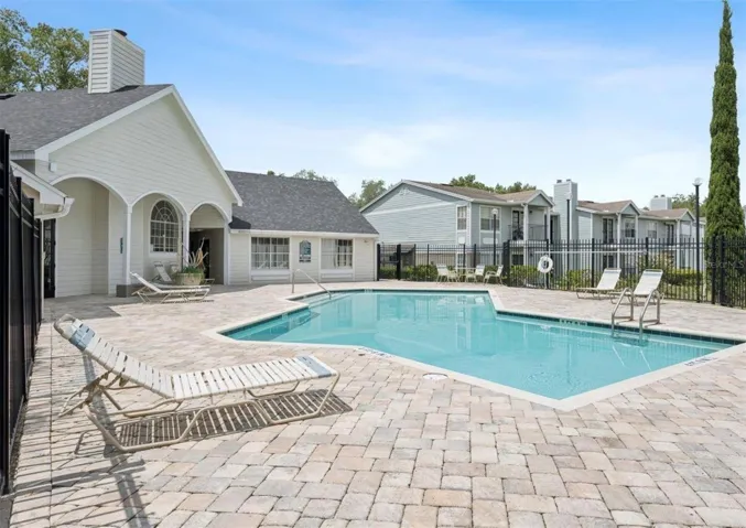 Club House &amp; Pool