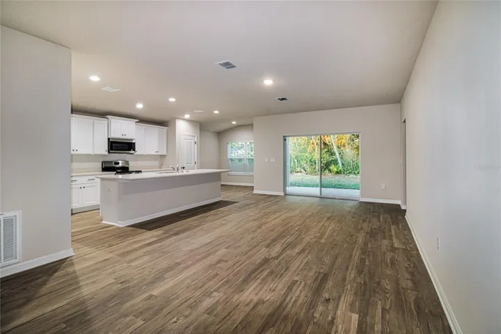 Family to Kitchen