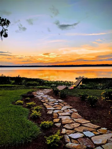 This photo was shared with me from the owners, this was the landscape before the freeze, this is your Morning sunrise!