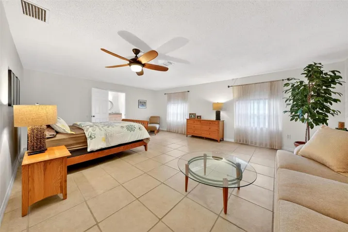 Spacious and Bright Primary Suite / Dimensions 33x23 (approx)
