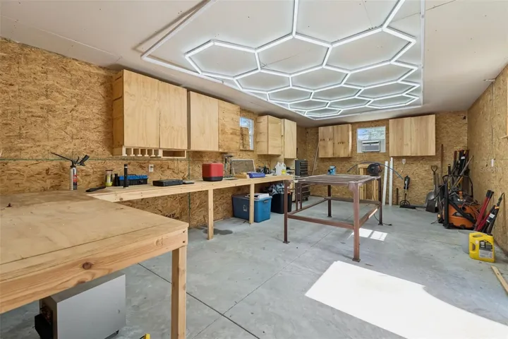 Workshop/additional garage