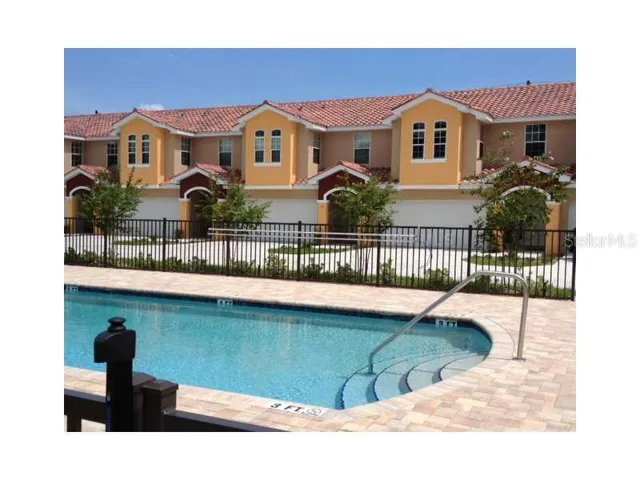 Swimming Pool/Hot Tub/Sauna - Community Pool