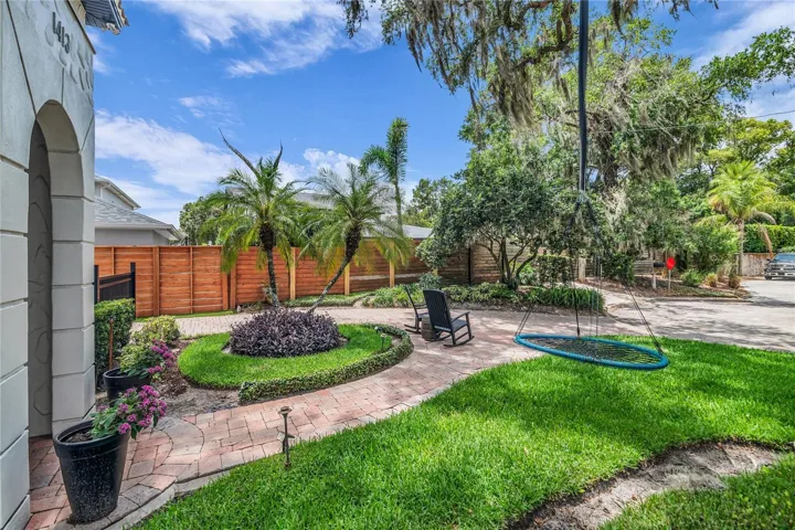 Beautiful Delaney Park POOL home on a quiet cul de sac street!