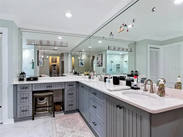ensuite bath