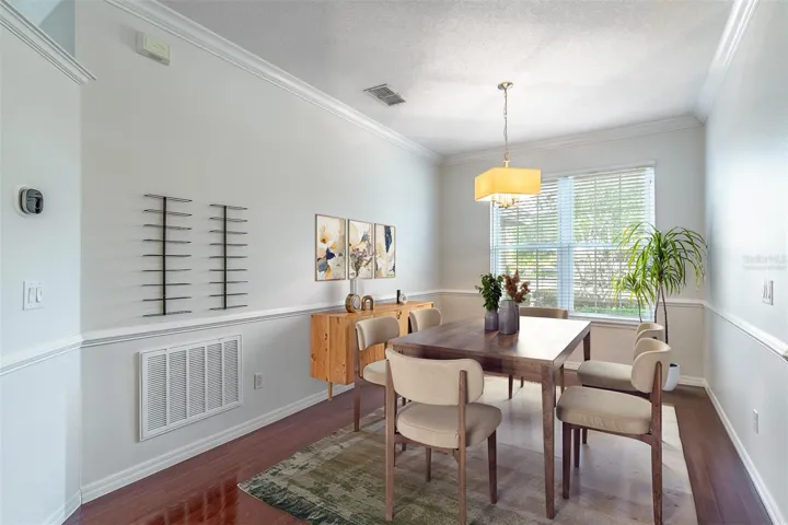 Virtually staged dining room