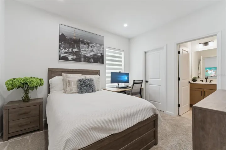 Upstairs ensuite
