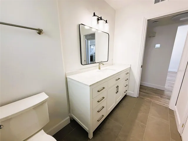 2nd Bathroom