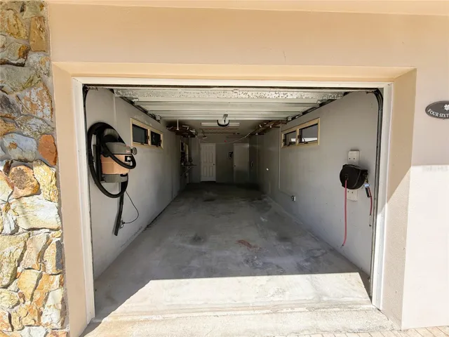 1 Car Garage